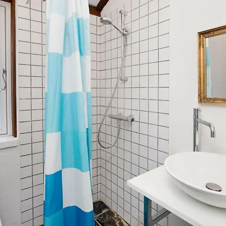 Four-bedroom Holiday In 9 * Hals
