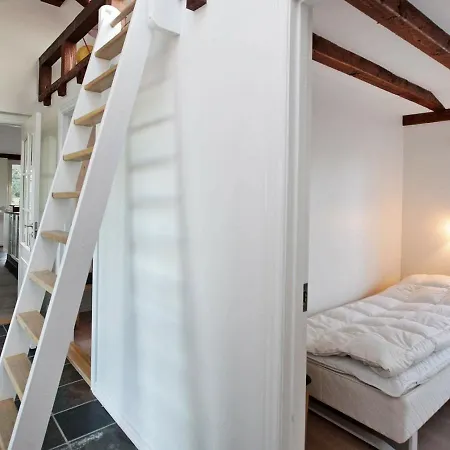 Four-bedroom Holiday In 9 Hals