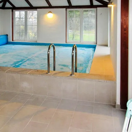Four-bedroom Holiday In 9 Hébergement de vacances *