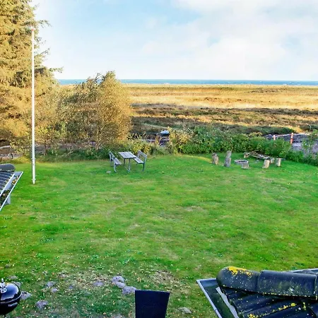 Four-bedroom Holiday In 9 Hébergement de vacances Hals