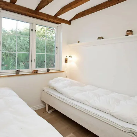Four-bedroom Holiday In 9 Hébergement de vacances Hals