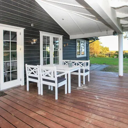 Four-bedroom Holiday In 9 Hals